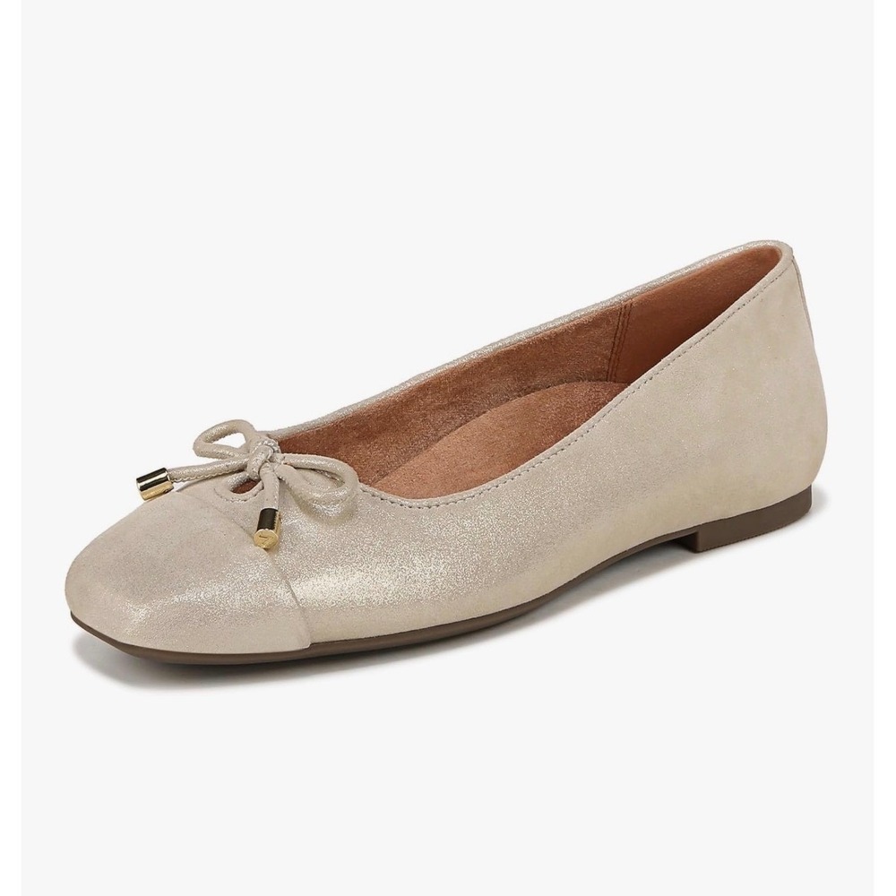Vionic Women's Shimmer Bow Ballet Flat in Light Champagne